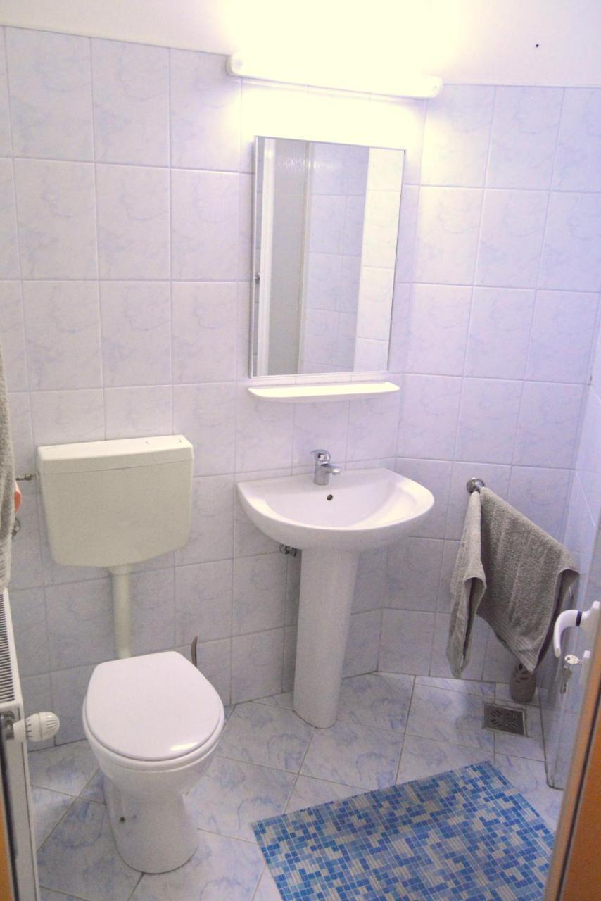 Kollege Hostel Cluj-Napoca Buitenkant foto
